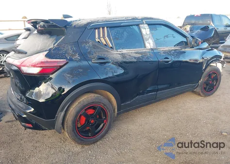 2025 Nissan Kicks Play S z USA, uszkodzony, nr VIN 3N1CP5BV0SL477728